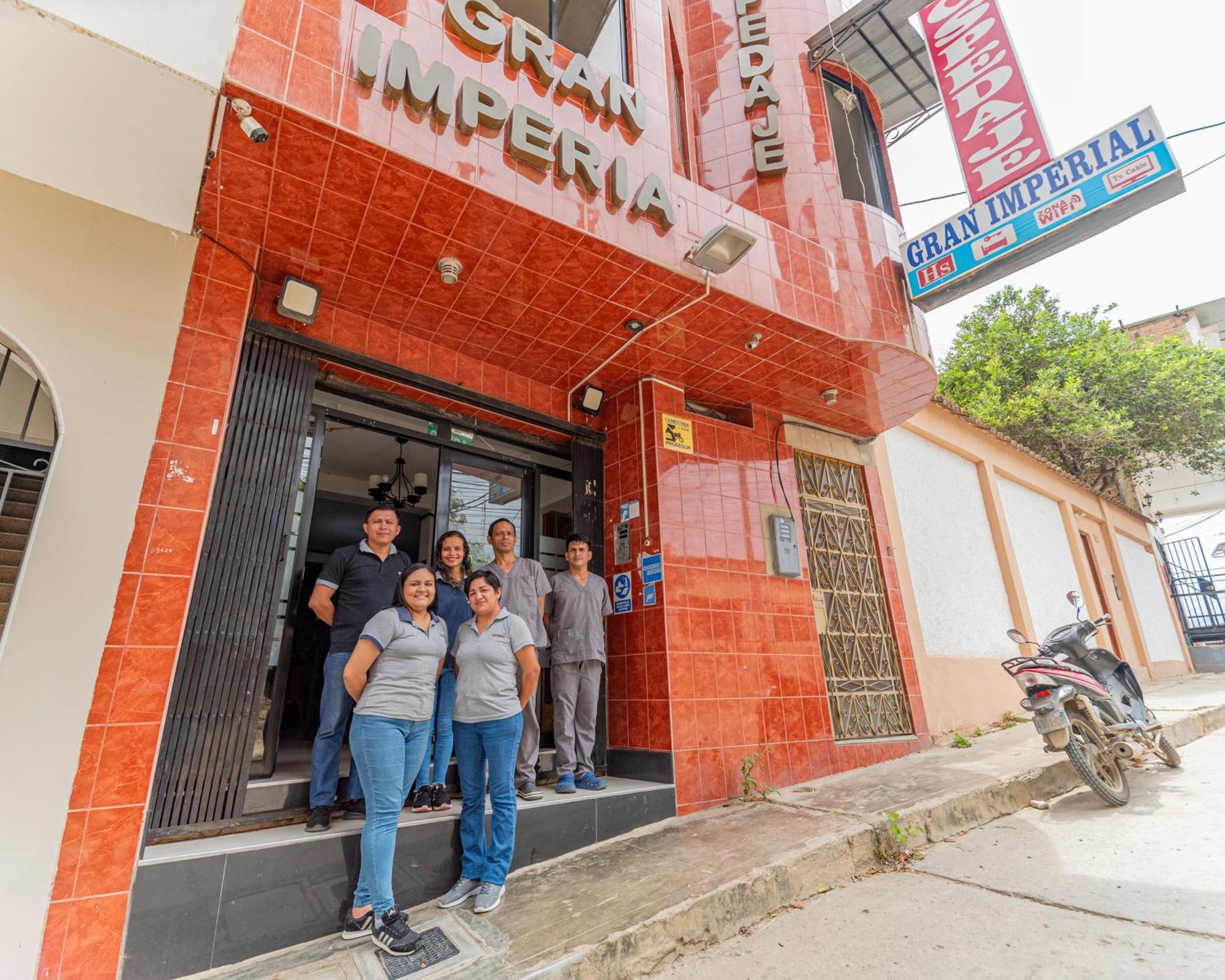 Hospedaje Gran Imperial ตุมเบส ภายนอก รูปภาพ